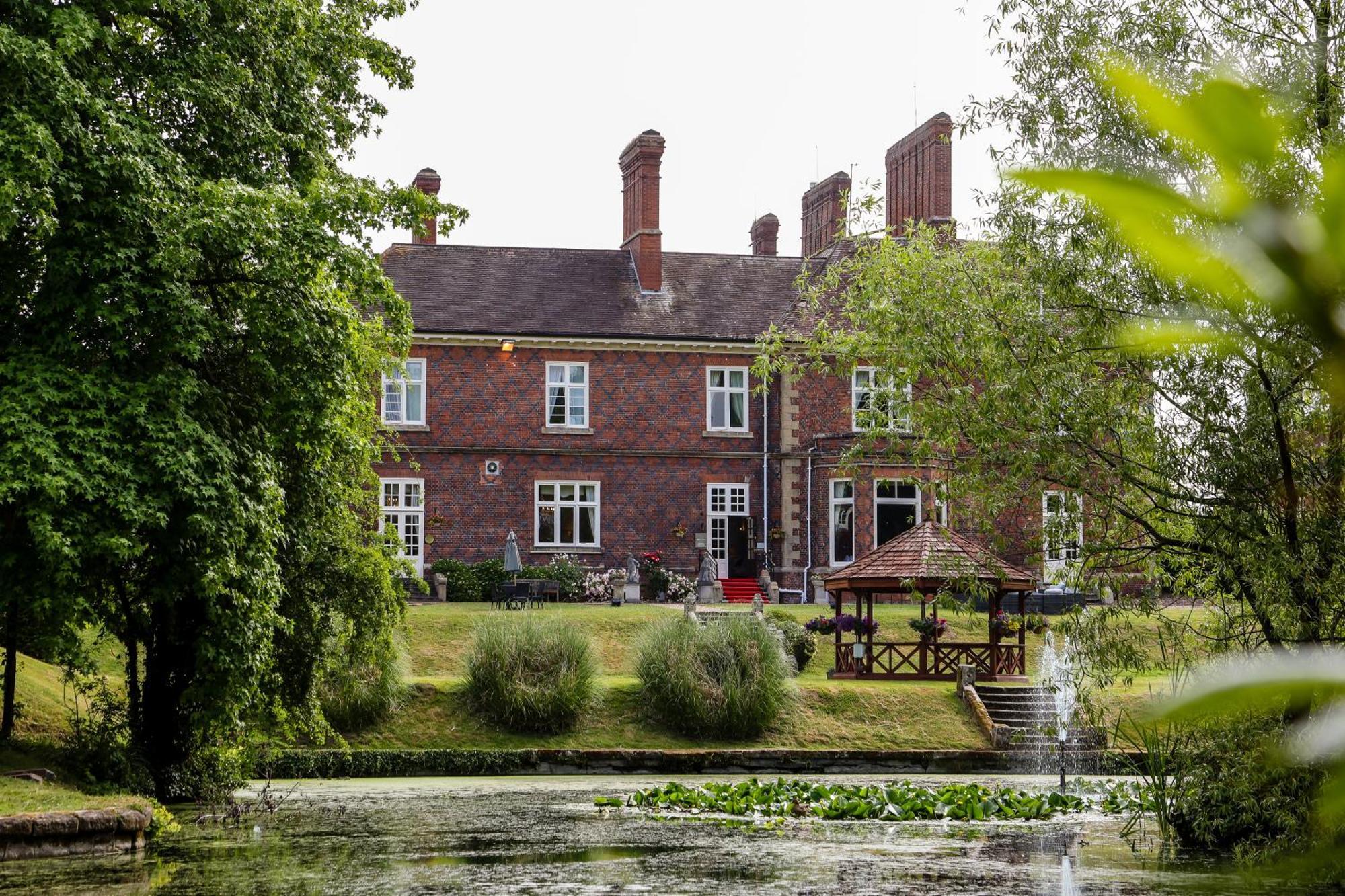 Albrighton Hall Hotel And Spa, A Member Of Radisson Individuals Shrewsbury Exterior photo