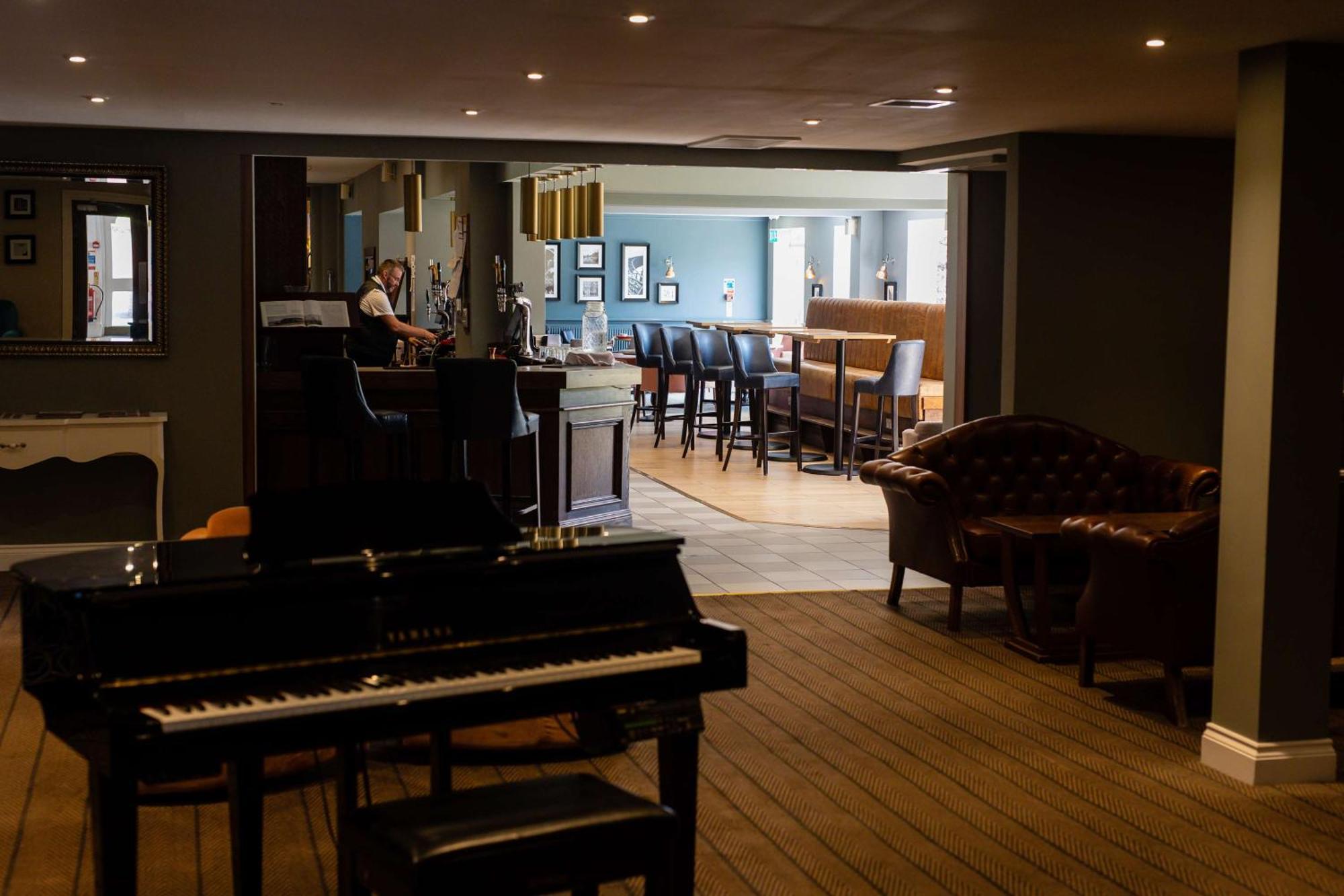 Albrighton Hall Hotel And Spa, A Member Of Radisson Individuals Shrewsbury Exterior photo