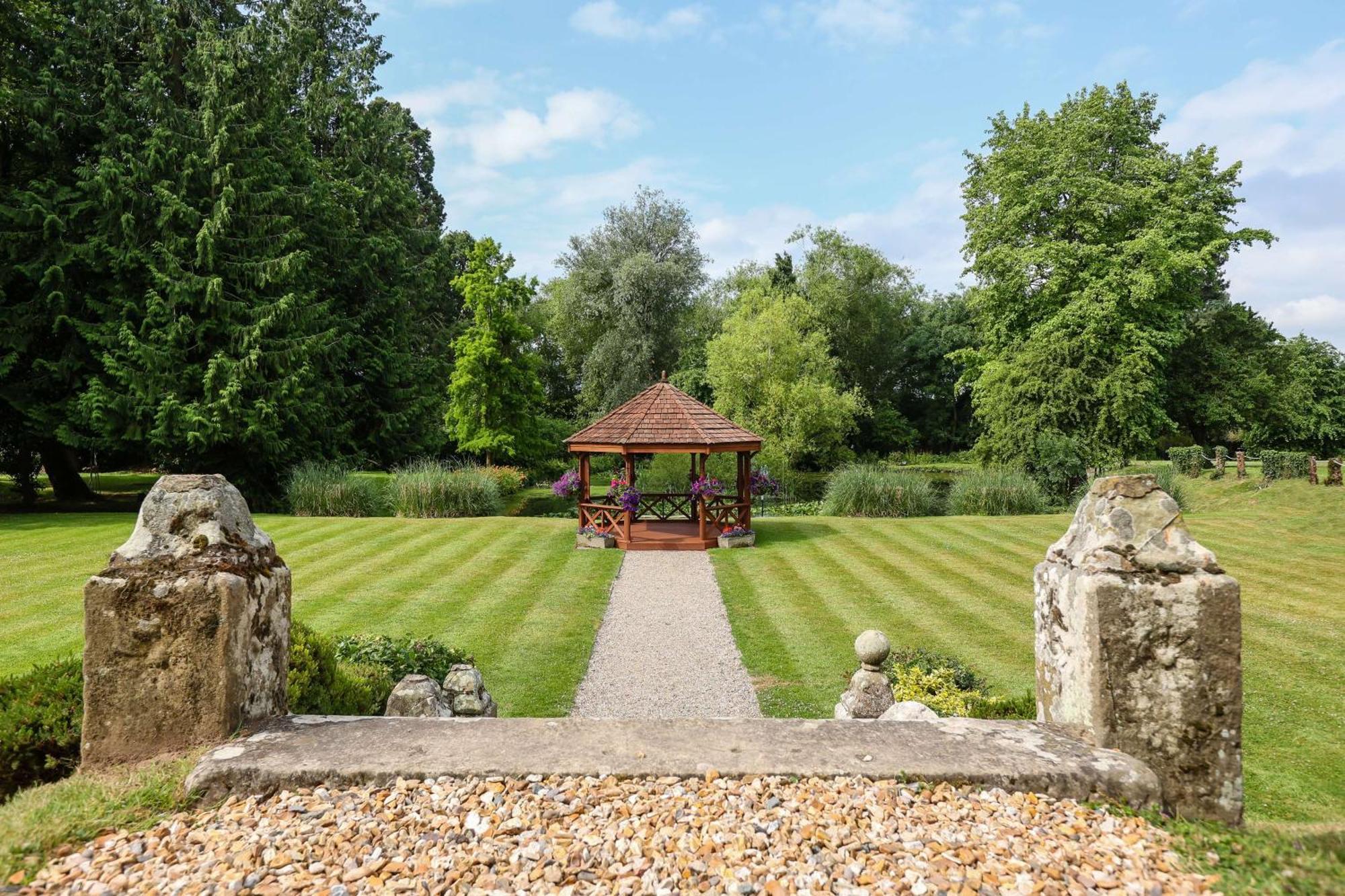 Albrighton Hall Hotel And Spa, A Member Of Radisson Individuals Shrewsbury Exterior photo